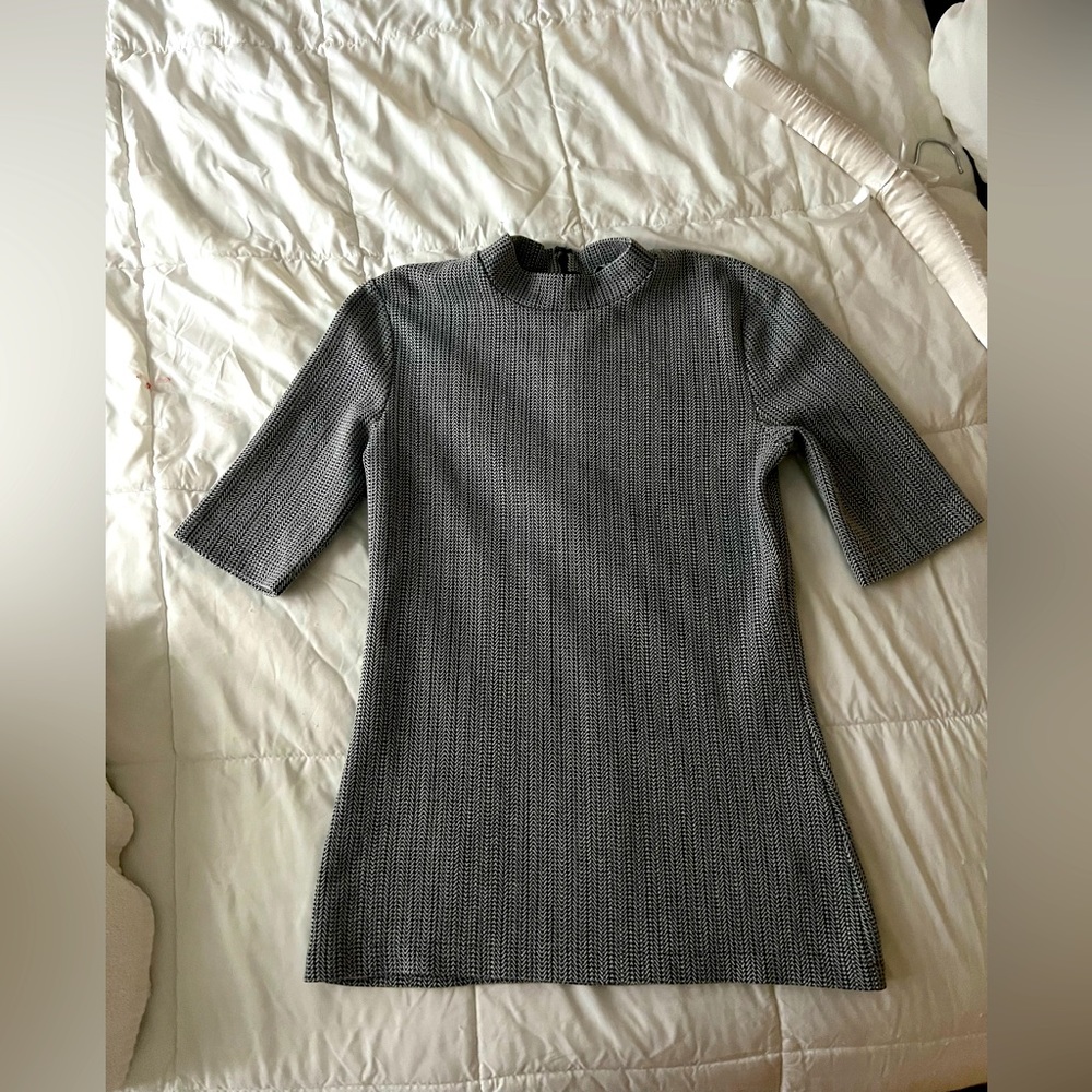 || REISS || STRUCTURED TOP || 3/4 SLEEVE || MOCK NECK ||